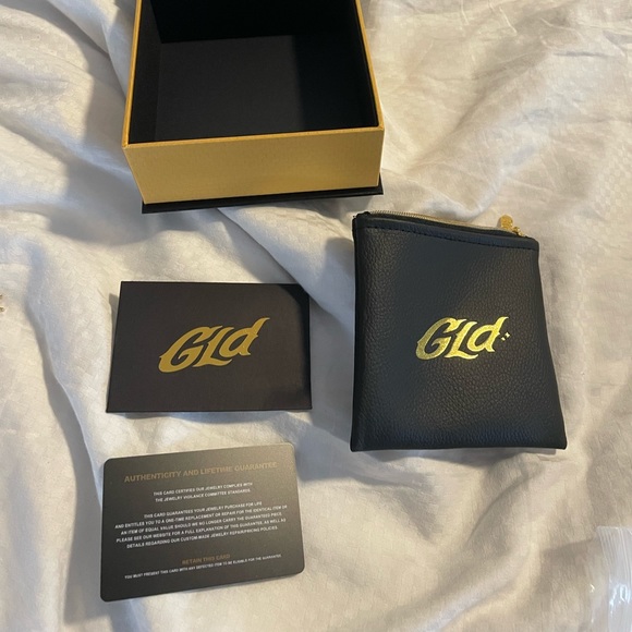 2 5mm Miami Cuban Link Bracelet 18k Gold Plated, 6” and 7” / Yellow Gold - Picture 5 of 7